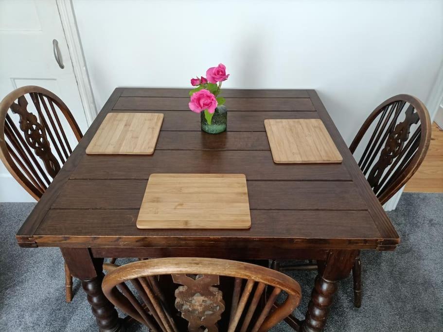 Cntrl Reading Modernized 3 Bedroom House Ngoại thất bức ảnh