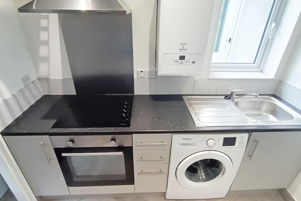 Cntrl Reading Modernized 3 Bedroom House Ngoại thất bức ảnh