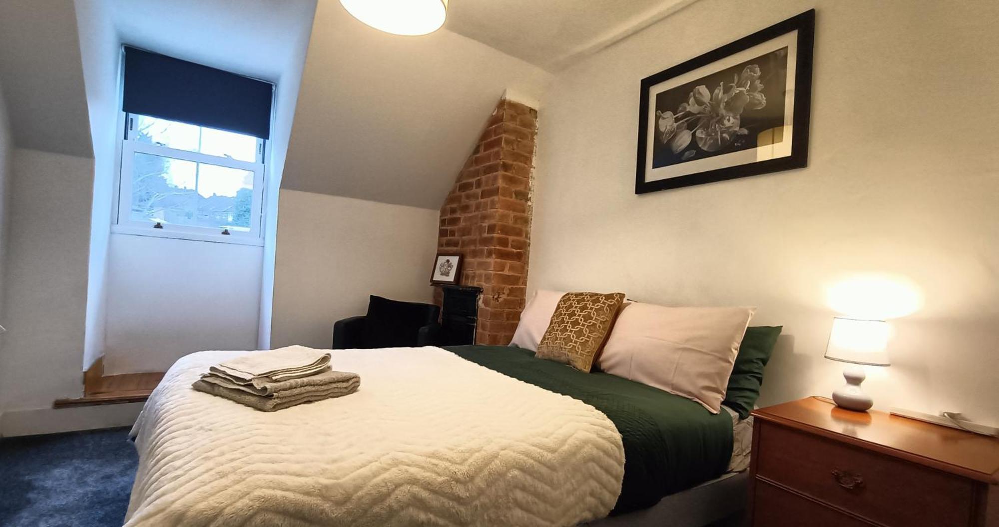 Cntrl Reading Modernized 3 Bedroom House Ngoại thất bức ảnh